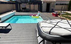 L'Aurore suite de charme, clim jacuzzi, sauna, piscine chauffée cuisine...
